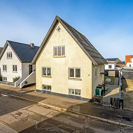 Ullakarin - 200m From The Sea In Western Jutland By Interhome *