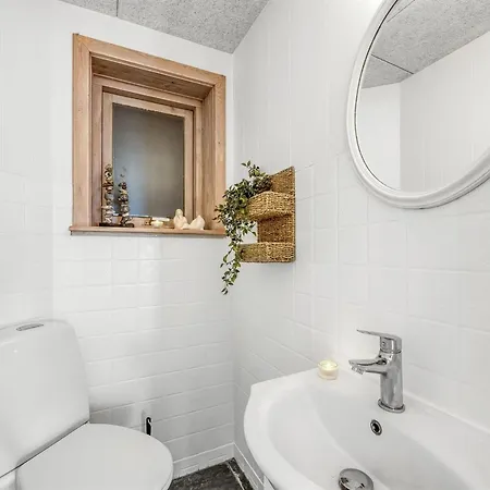 Ullakarin - 200m From The Sea By Interhome Nyaraló